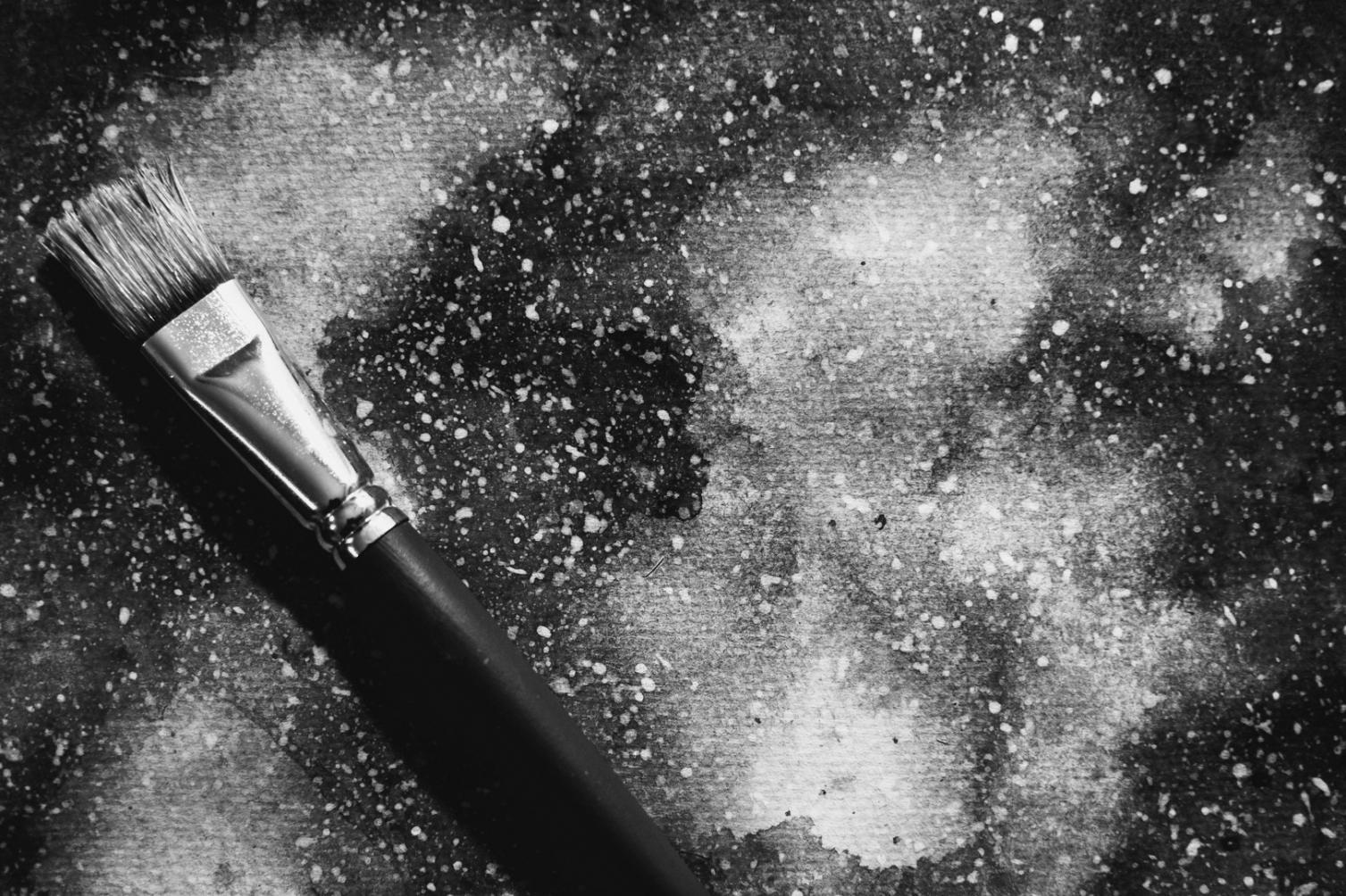 Setup completo per corso di disegno ritratti con illuminazione professionale e materiali