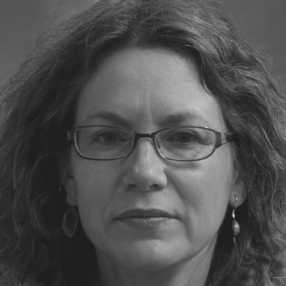 Maestra durante una dimostrazione pratica di tecnica ritrattistica